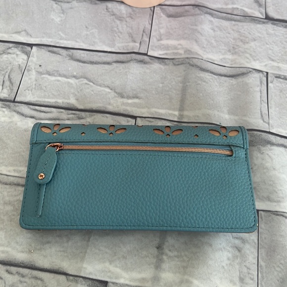 Buxton perforated floral wallet - Picture 5 of 8